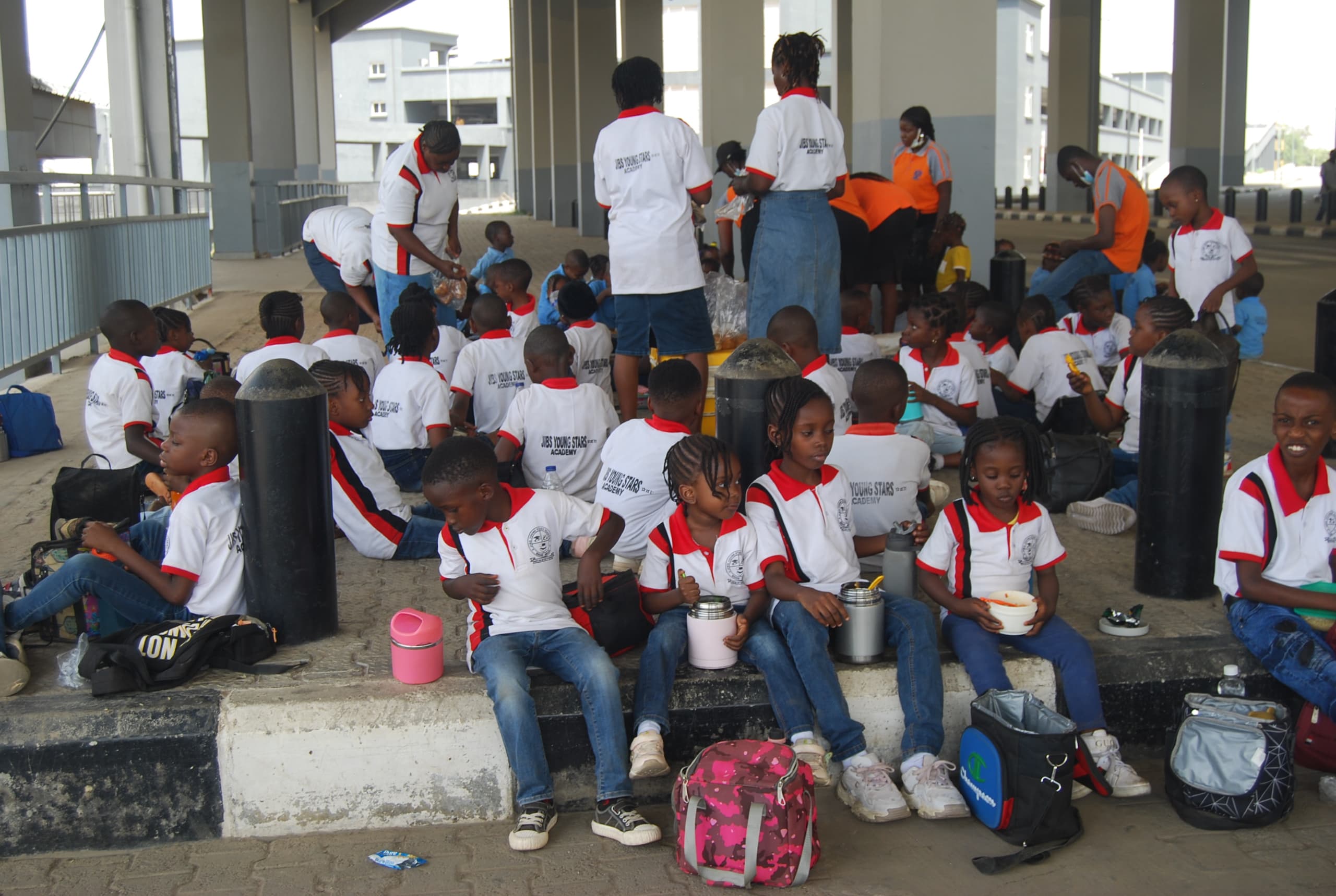 ExcursiontoAbujaAirportgroup 5_1763120081_441